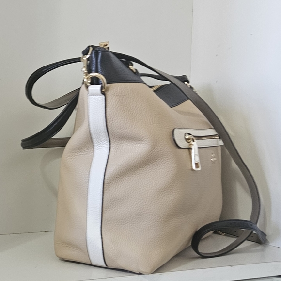 Like New!Coach beige/Black Pebbled Leather Tote Bag - Picture 12 of 12